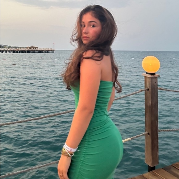 Meet your Posher - Picture 4 of 9